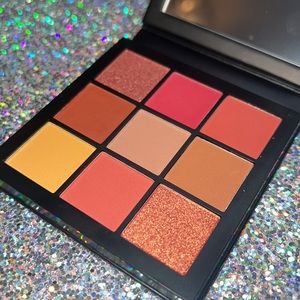🆕HUDA BEAUTY Coral Obsessions Eyeshadow Palette